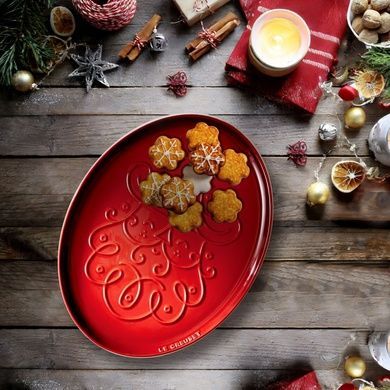 Набір із 6 ялинкових іграшок Easy Life Gingerbread 7 см та блюда Le Creuset Christmas фото
