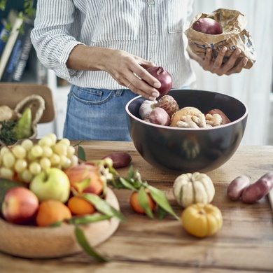 Емкость для хранения овощей и фруктов Emile Henry с крышкой черная фото
