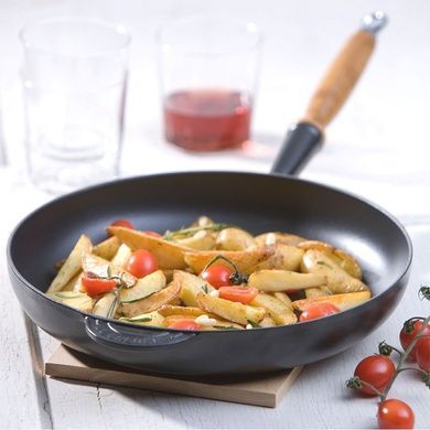 Сковорода Le Creuset чугунная с деревянной ручкой фото