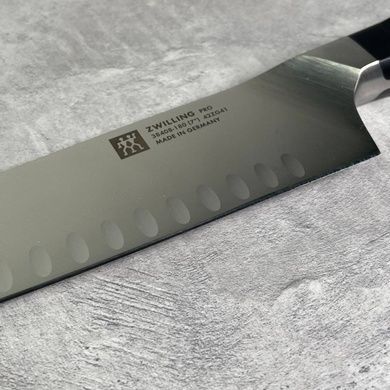 Ніж сантоку 18 см Zwilling Pro чорний фото