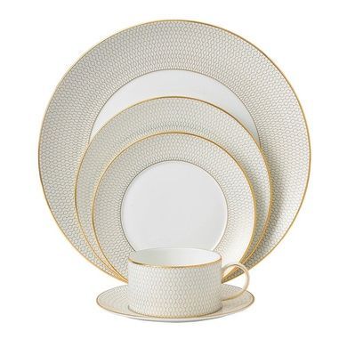 Тарілка для пасти Wedgwood Gio Gold 24 см фото