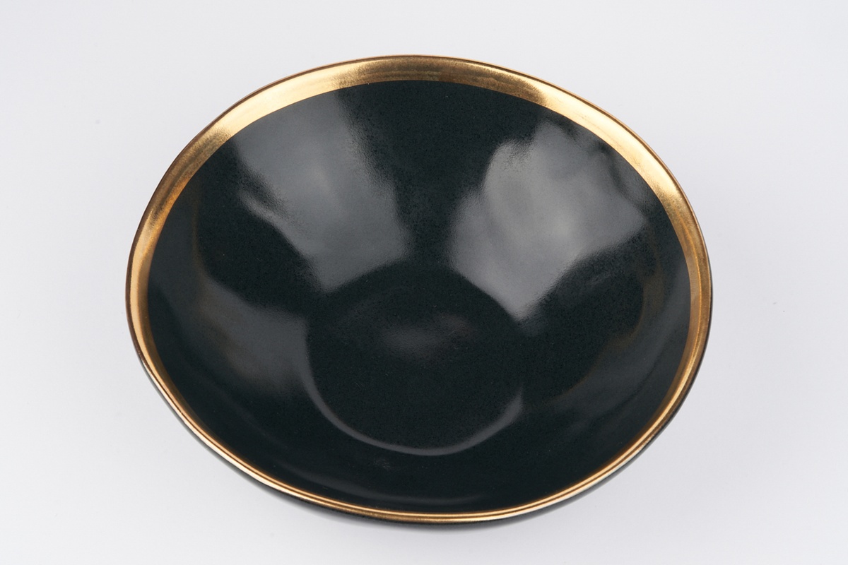 Тарелка глубокая DCeramics 0,7 л черная с золотом матовая фото