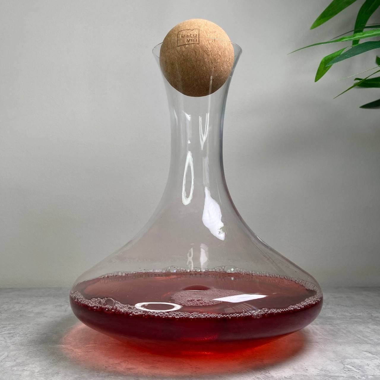 Декантер для вина Vacu Vin Wine Decanter 750 мл с пробкой – купить