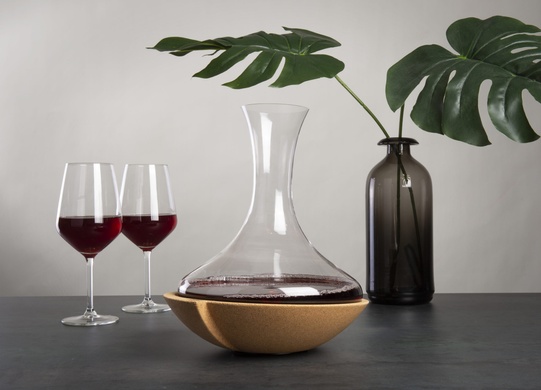 Декантер для вина Vacu Vin Swirling Carafe 750 мл з корковою обертовою підставкою фото