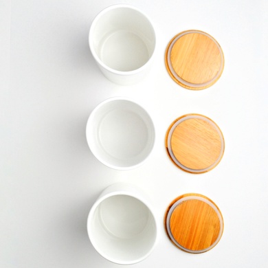Набір банок для сипучих продуктів BonaDi Tea Time 3 шт 800 мл керамічні з бамбуковою кришкою, білі фото