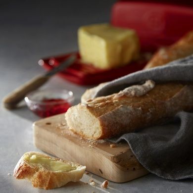 Маслянка Emile Henry Kitchen Tools 17&times;11,5&times;7,5 см червона фото