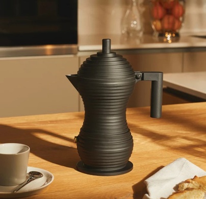 Гейзерная кофеварка 150 мл Alessi Pulcina на 3 чашки черная фото