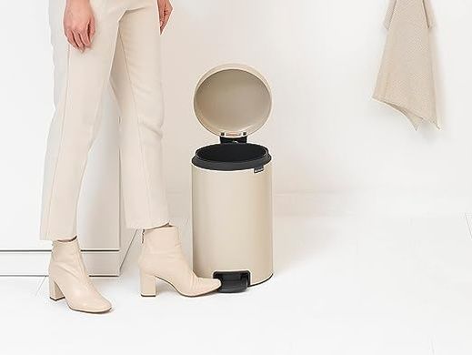 Бак для сміття Brabantia Pedal Bin NewIcon 20 л бежевий фото