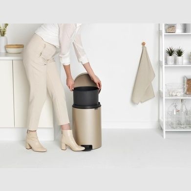 Бак для сміття Brabantia Pedal Bin NewIcon 20 л фото