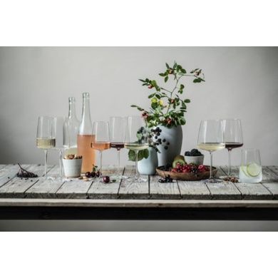 Набор из 2 бокалов Schott Zwiesel 363 мл и тарелки десертной Le Creuset Heart 23 см фото